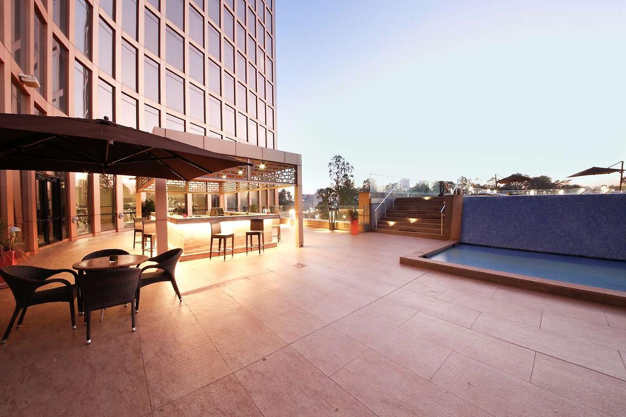 เรดิสัน คอลเลคชั่น โฮเทล บามาโก Hotel ภายนอก รูปภาพ