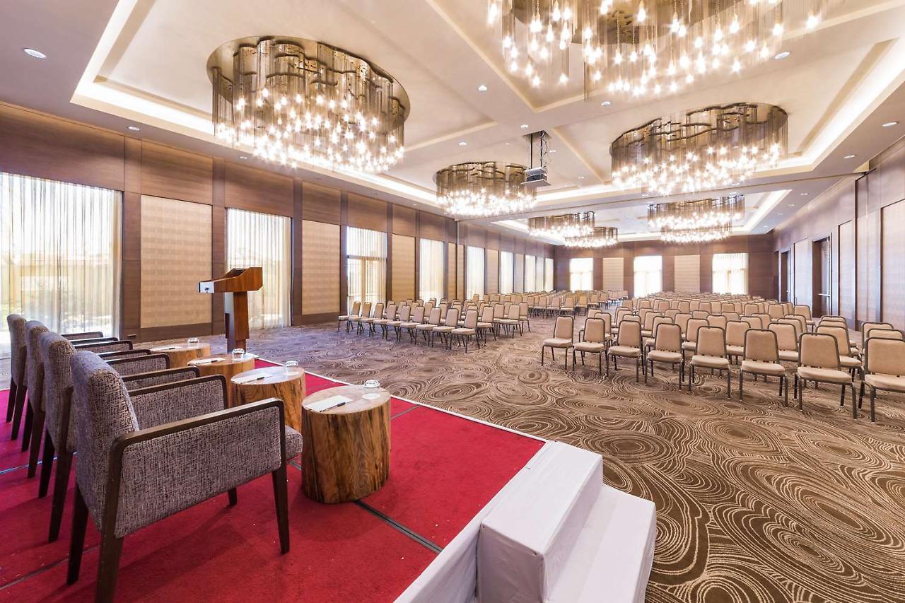 เรดิสัน คอลเลคชั่น โฮเทล บามาโก Hotel ภายนอก รูปภาพ