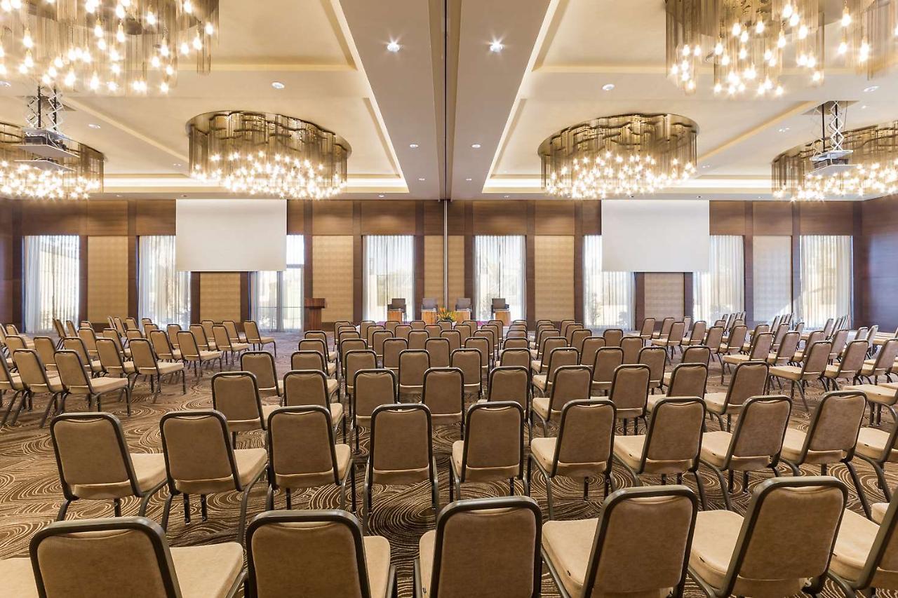 เรดิสัน คอลเลคชั่น โฮเทล บามาโก Hotel ภายนอก รูปภาพ