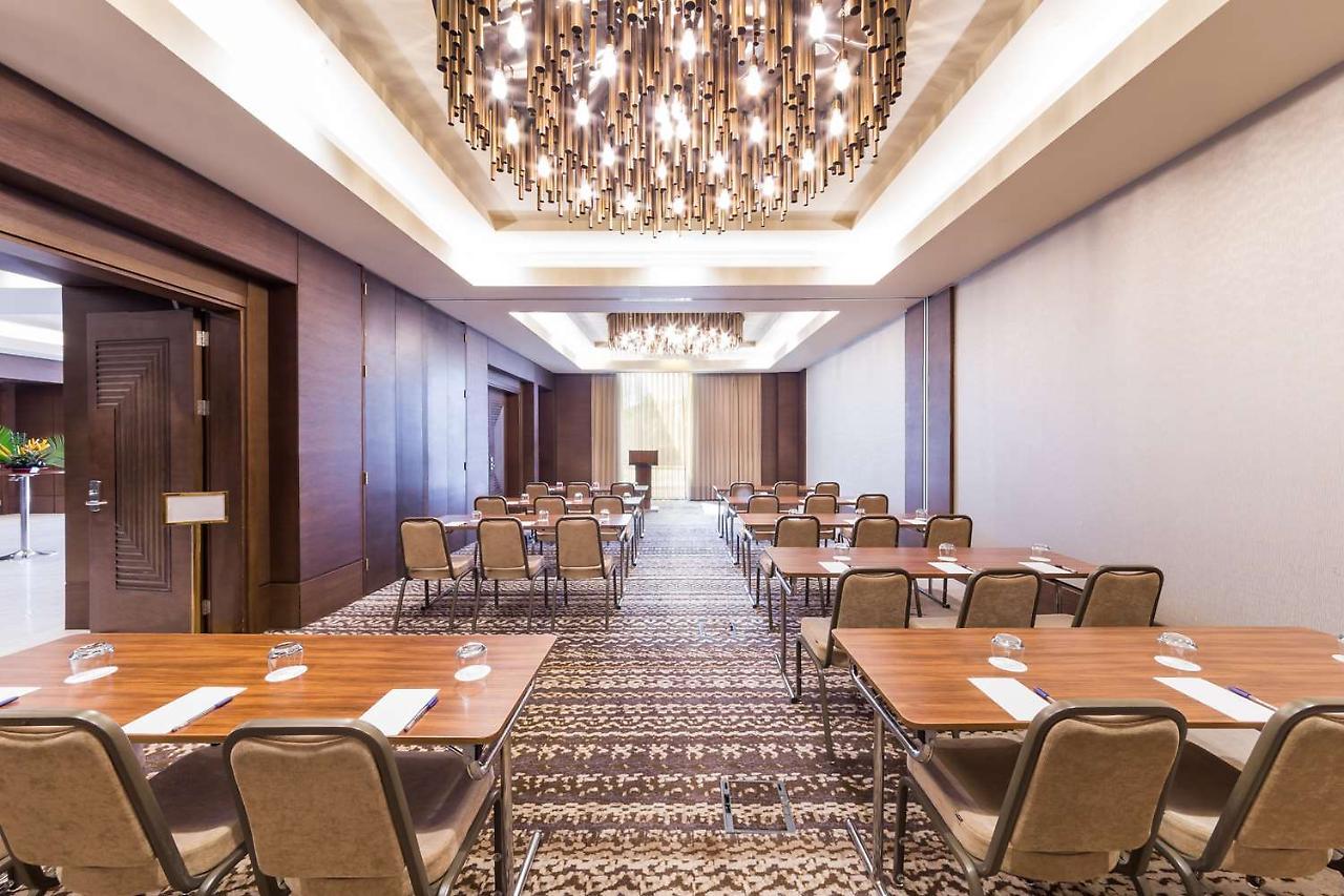 เรดิสัน คอลเลคชั่น โฮเทล บามาโก Hotel ภายนอก รูปภาพ