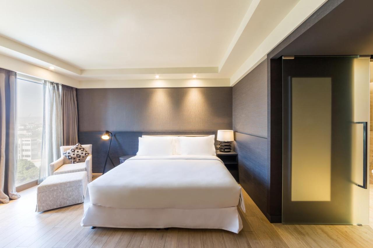 เรดิสัน คอลเลคชั่น โฮเทล บามาโก Hotel ภายนอก รูปภาพ