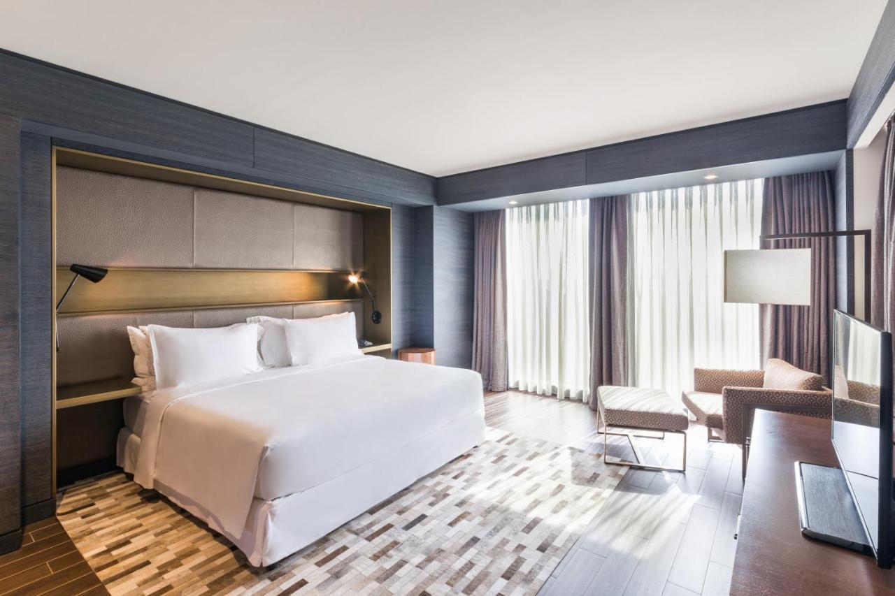 เรดิสัน คอลเลคชั่น โฮเทล บามาโก Hotel ภายนอก รูปภาพ